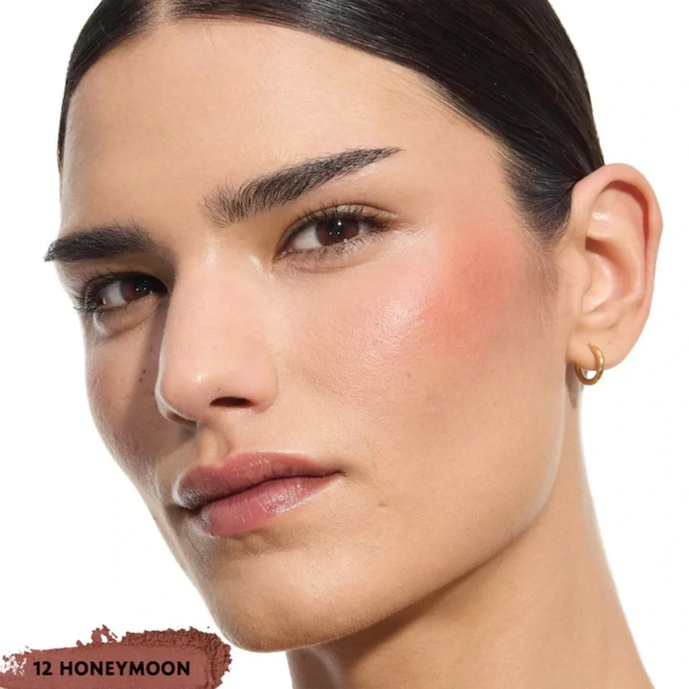 “12 Honey Moon”YSL-Make Me Blush 24H Buildable Powder Blush